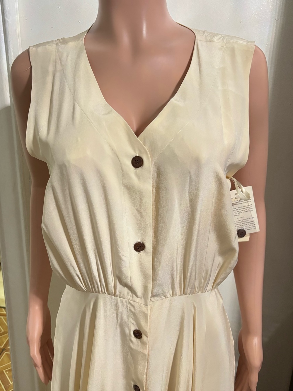 NWT SAKS FIFTH AVENUE Women’s Silk Cream Button-Front V-Neck Midi Dress - Picture 5 of 15